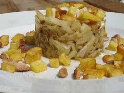 Rezept Nachgekocht: spitzkohltörtchen mit kartoffelcroutons und karamellisierten