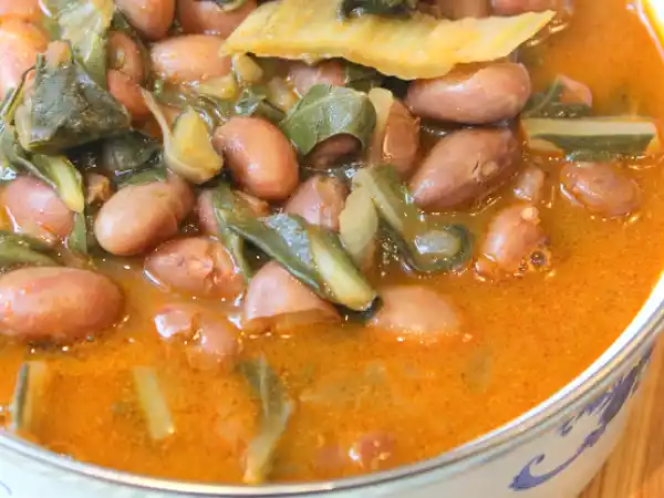 Rezept Pazılı barbunya yemeği / mangold-bohnensuppe