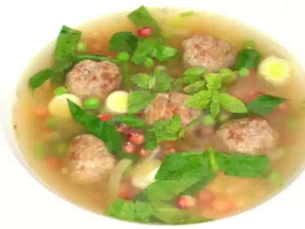 Rezept Suppe aus granada mit fleischklößchen und granatapfel - sopa de granada