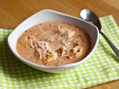 Rezept Cremige tortellini-tomaten-suppe