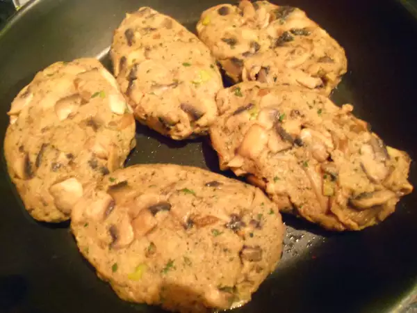 Rezept Pilzfrikadelle mit spätzle & pilzrahmsauce