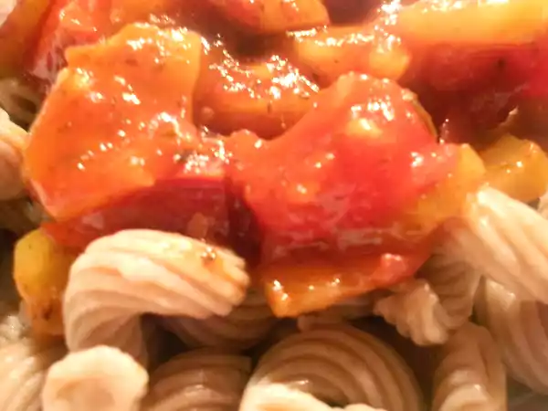 Rezept Italienische zucchini ~ einkornpasta mit zuckerhutsalat