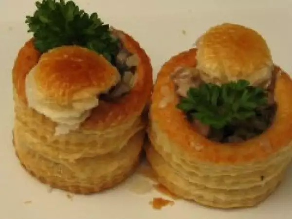 Rezept Ragout fin mit putenfleisch und gemischten pilzen in königin