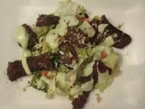 Rezept Rinderfiletscheiben auf salat mit avocadodressing