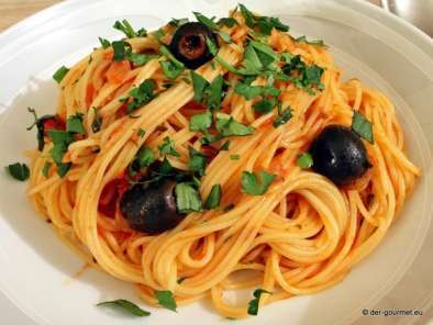 Rezept Spaghetti in einem kleid aus kräuter tomaten sauce