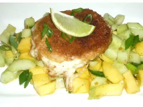 Rezept Gebackener mozzarella auf gurken-mango-salat