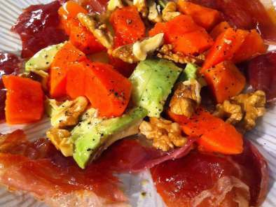 Rezept Avocado-papaya-salat mit krossem serranoschinken