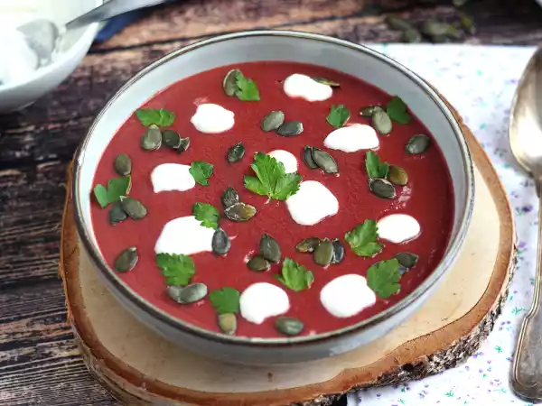 Rezept Einfache und farbenfrohe rote-bete-suppe