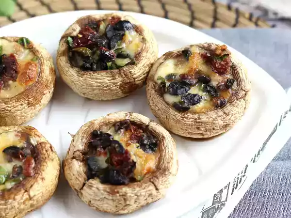 Rezept Gefüllte und im ofen gebackene pilze (eine gute idee für einen aperitif)