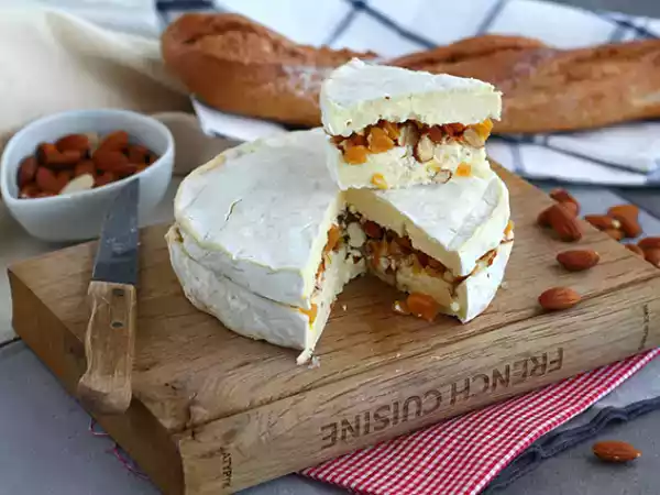 Rezept Brie gefüllt mit aprikosen und mandeln