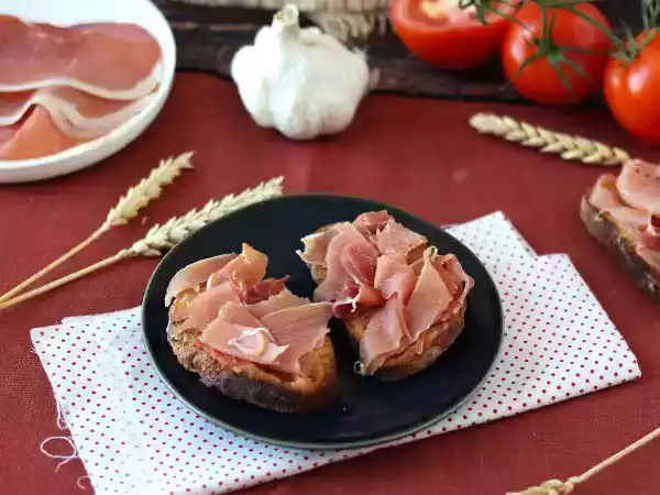 Rezept Tartine tomaten und serrano-schinken