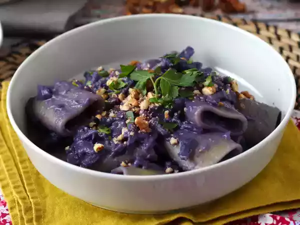 Rezept Nudeln mit rotkohl und walnüssen, der erste gang, der gut aussieht und einfach zuzubereiten ist