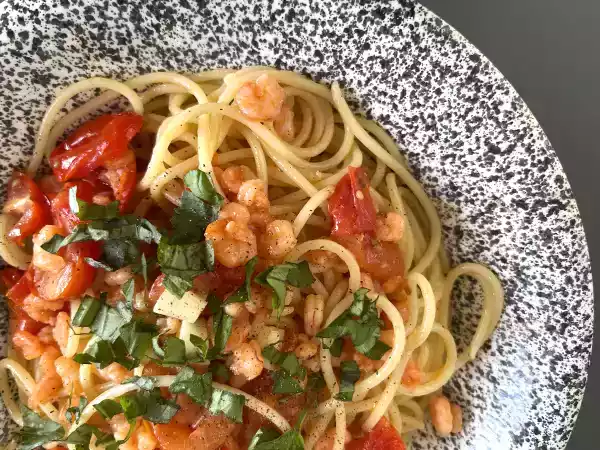 Rezept Spaghetti mit garnelen und kirschtomaten, ein schnelles rezept für einen leckeren ersten gang