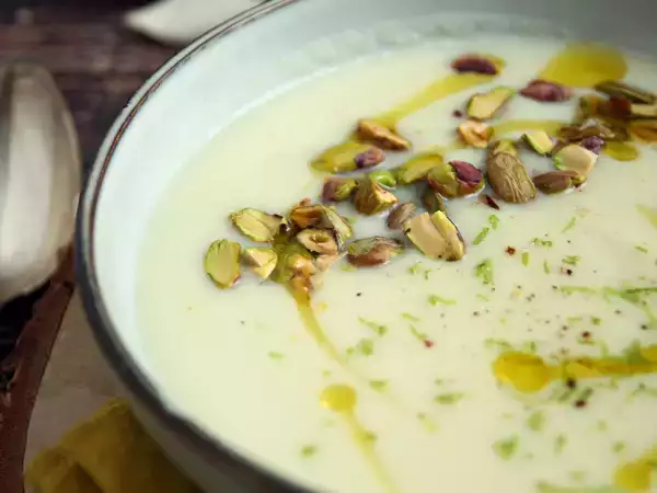 Rezept Blumenkohlcreme mit pistazien