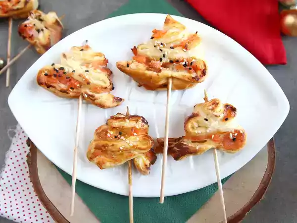 Rezept Blätterteigtannen mit zwei lachsen