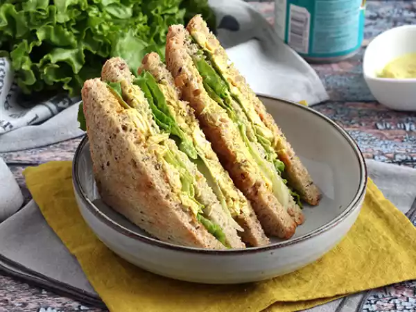 Rezept Hähnchen-curry-club-sandwich