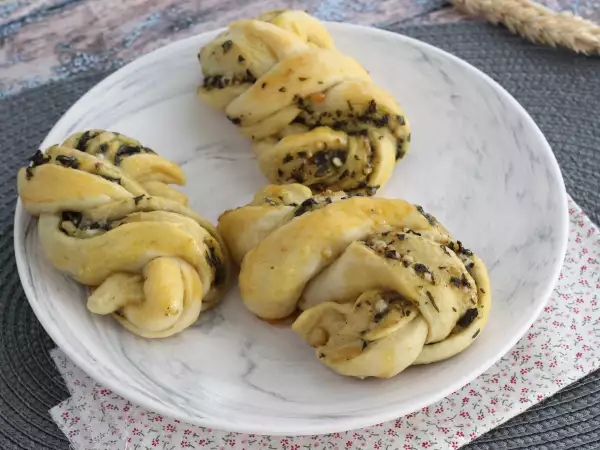 Rezept Geflochtene pesto-brötchen