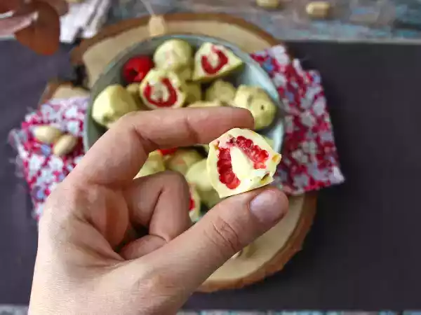 Rezept Pistazien-franui, köstlich umhüllte himbeeren, zart schmelzend und knackig