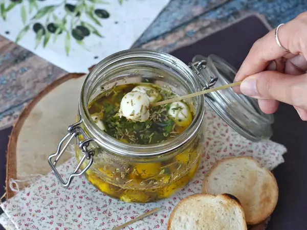 Rezept Marinierte mozzarella-kugeln, als aperitif oder im salat!