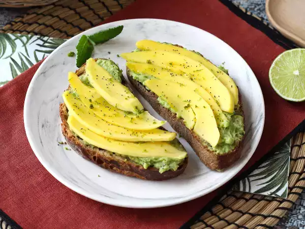 Rezept Avocado-toast mit mango und limette: ein frisches, schnelles und leckeres rezept