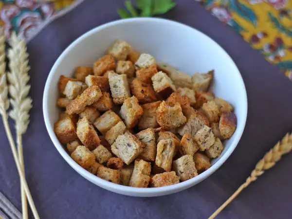 Rezept Knusprige kräutercroutons in der heißluftfritteuse (schnell und einfach)