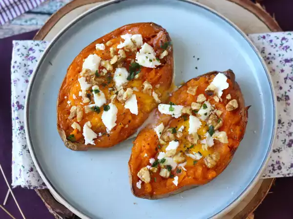 Rezept Süßkartoffel aus dem ofen mit ei und feta : einfach und vegetarisch