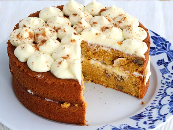 Rezept Carrot Cake mit Walnüssen : saftiger Karottenkuchen