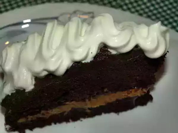 Rezept Abgekupfert:: schoko-torte mit erdnussbuttercreme