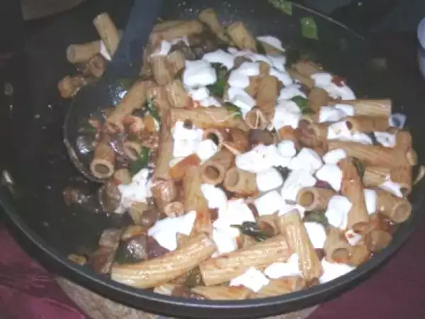 Rezept Rigatoni mit auberginen und mozzarella