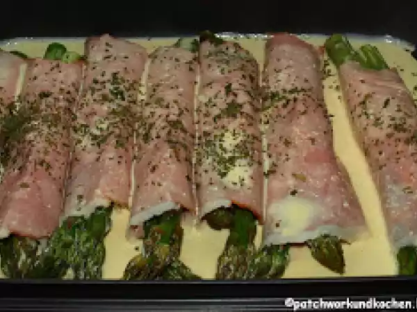 Rezept Grüner spargel im schinken - kartoffelmantel