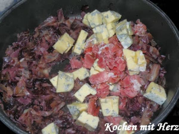 Penne mit Radicchio und Gorgonzola - Zubereitung Schritt 2