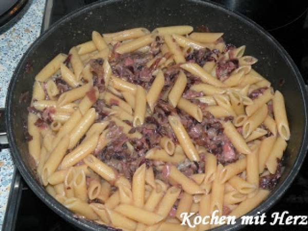Penne mit Radicchio und Gorgonzola - Zubereitung Schritt 3