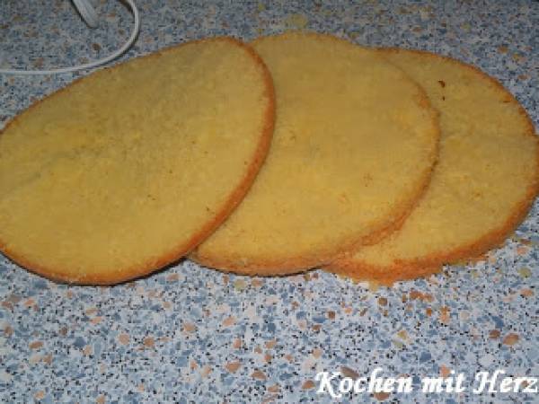 Angry Bird Torte - Zubereitung Schritt 3