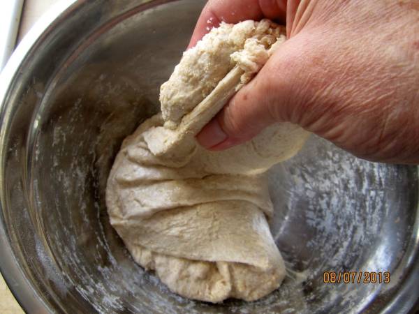 KNEIFEN STATT KNETEN - EINKORN-HASELNUSS-BROT À LA FORKISH - Zubereitung Schritt 5