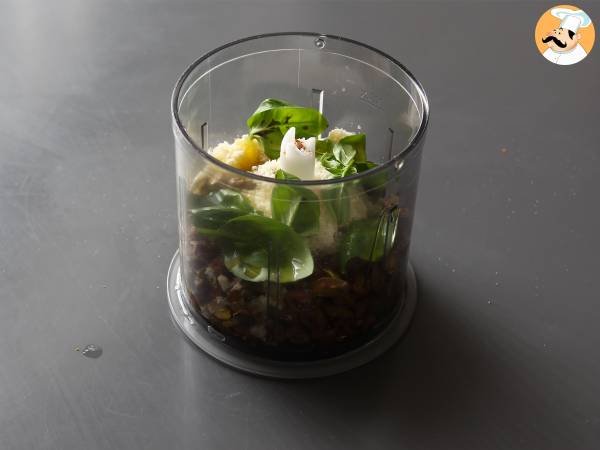 Pasta mit Pistazien-Pesto, ein schmackhaftes und leicht zuzubereitendes Rezept - Zubereitung Schritt 1