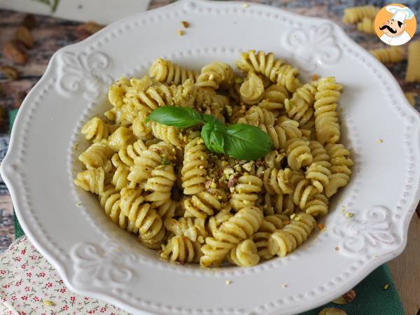 Pasta mit Pistazien-Pesto, ein schmackhaftes und leicht zuzubereitendes Rezept - Zubereitung Schritt 4