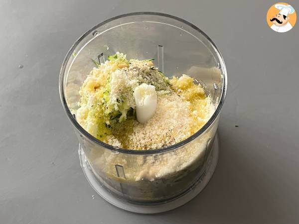 Zucchini-Pesto, das schnelle und leckere Rezept zum Nachkochen - Zubereitung Schritt 3