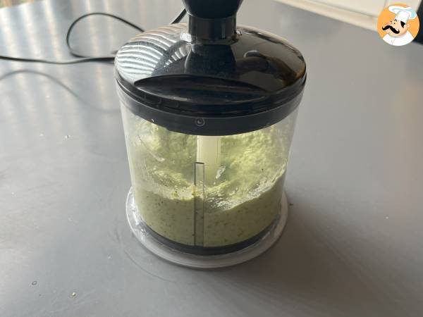 Zucchini-Pesto, das schnelle und leckere Rezept zum Nachkochen - Zubereitung Schritt 4