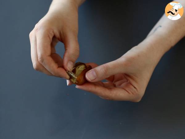 Selbstgemachte Snickers: Datteln, Erdnüsse und Schokolade – der gesunde Snack ohne Zuckerzusatz - Zubereitung Schritt 1