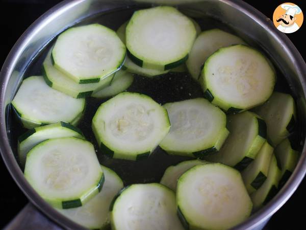 Wie kocht man Zucchini in Wasser? - Zubereitung Schritt 2
