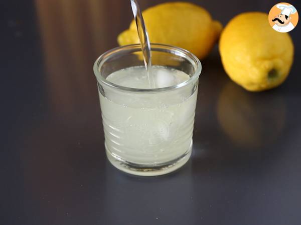 Mit Limoncello beträufeln, der perfekte Cocktail für diesen Sommer! - Zubereitung Schritt 2