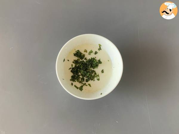 Frische Joghurtsauce, ideal für Salate oder als Beilage zu Fleisch oder Fisch! - Zubereitung Schritt 3