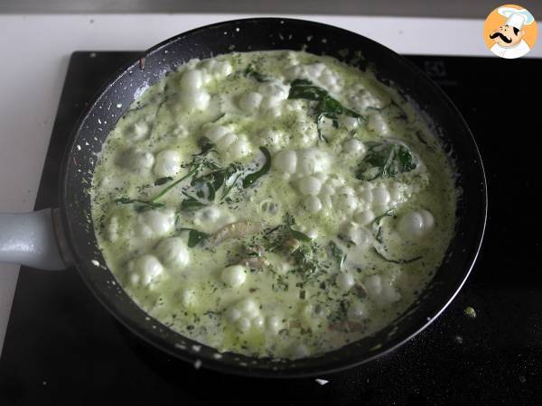 Hühnchen und seine cremige Spinat-Pilz-Sauce - Zubereitung Schritt 2