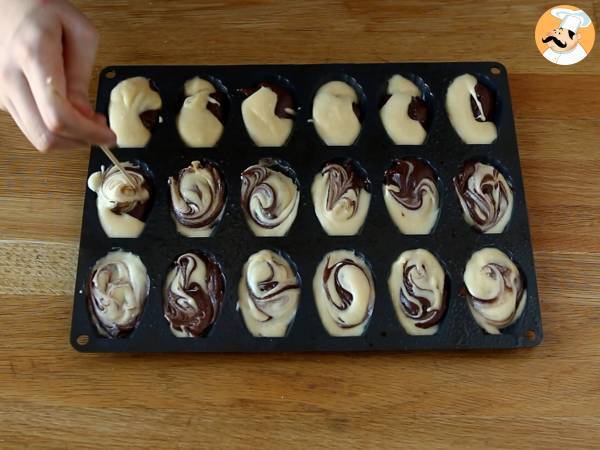 Marmorierte Madeleines, die Sie unbedingt testen sollten! - Zubereitung Schritt 5