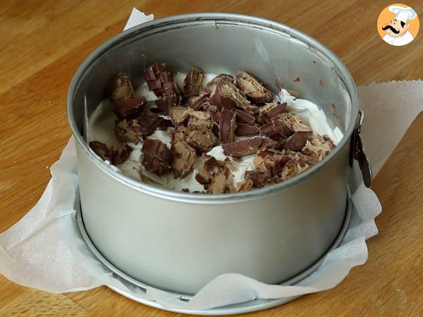 Fabelhafter Kinder Bueno No-Bake-Käsekuchen - Zubereitung Schritt 4