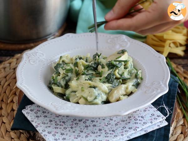 One Pot Pasta mit Spinat, Ziegenkäse und Hühnchen - Zubereitung Schritt 5