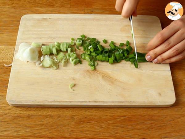 Gyoza mit Hächnchen, Karotten und Pilzen - Zubereitung Schritt 3