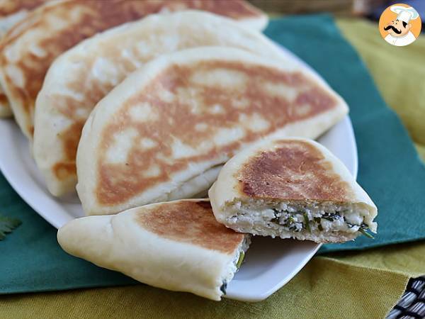 Gözleme - Türkische Pfannkuchen gefüllt mit Feta, Zitrone und Petersilie - Zubereitung Schritt 9