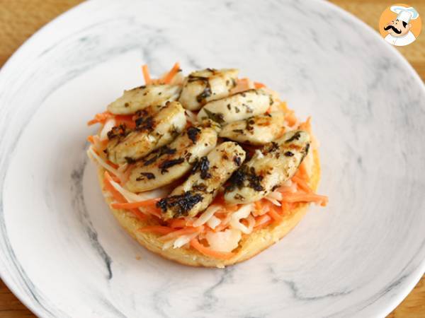 Mariniertes Hähnchensandwich mit Krautsalat, Tomaten und Basilikum - Zubereitung Schritt 2