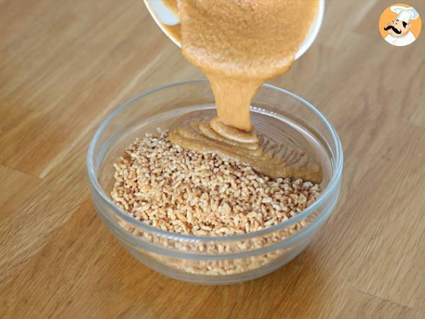 Puffreis-Getreideriegel mit Erdnüssen - Zubereitung Schritt 5